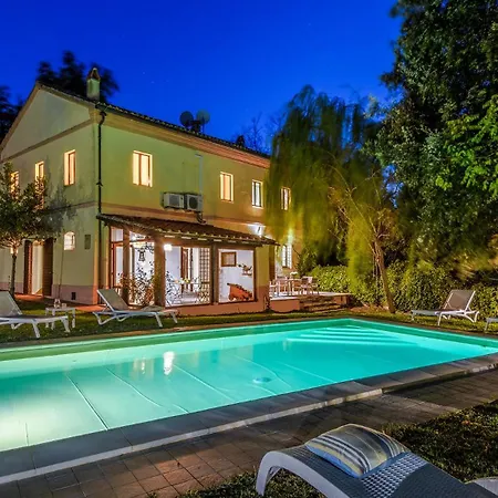 Luce Tra I Saggi 8 By Marche Villa *