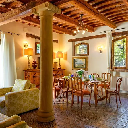 Luce Tra I Saggi 8 By Marche Villa