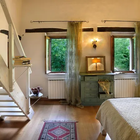 Villa Luce Tra I Saggi 8, Emma Montemaggiore al Metauro
