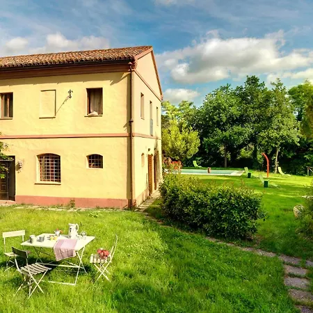 Villa Luce Tra I Saggi 8, Emma *